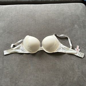 NWT Victoria’s Secret Dream Angels Push-Up Bra
